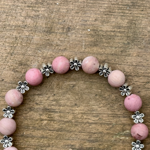 Rhodonit Armband matt 8 mm mit Blumenelementen