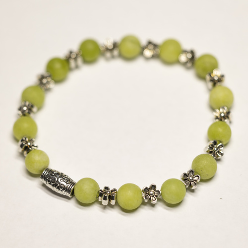Burmesische Jade Armand  8 mm matt mit Blumenelementen
