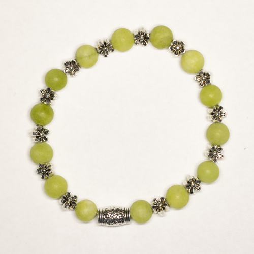 Burmesische Jade Armand  8 mm matt mit Blumenelementen