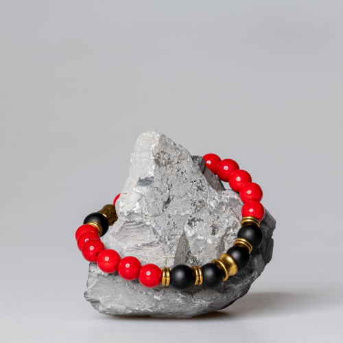 Roter Kunststein mit Onyx und Baddha Köpfen 8 mm