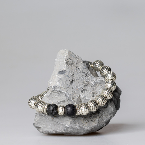 Lava Armand 8 mm mit silbernen Metalelementen