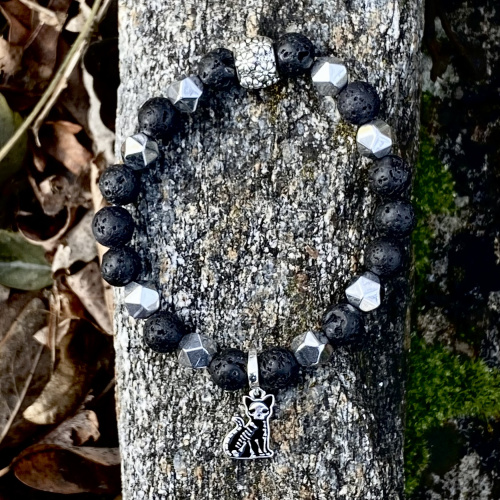 Lava Armband mit Katzenanhänger matt 8 mm