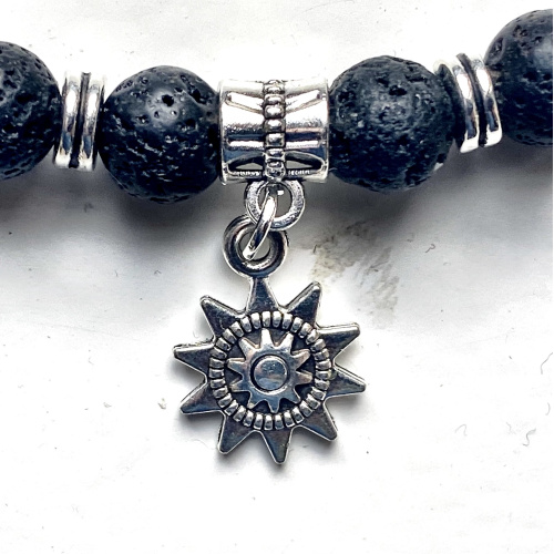 Lavastein Armband matt 8 mm mit Lebensbaum und Sonnenanhänger